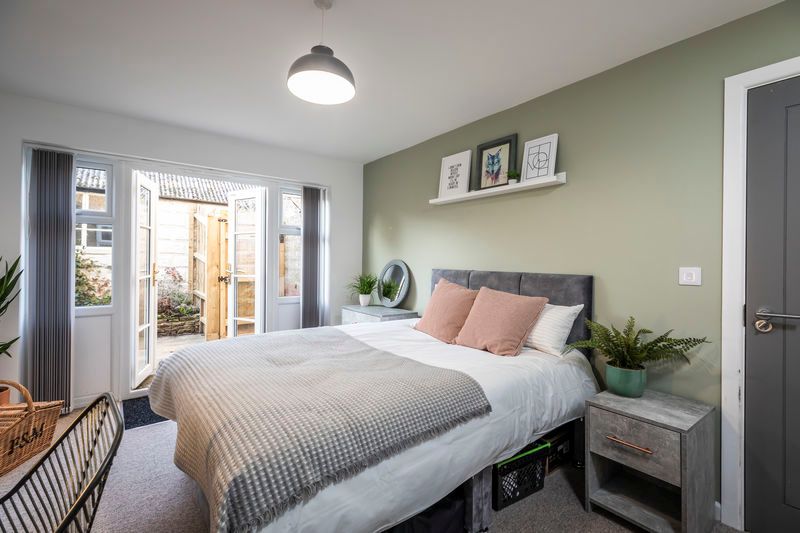 Property photo 1 of 7 Photo 9