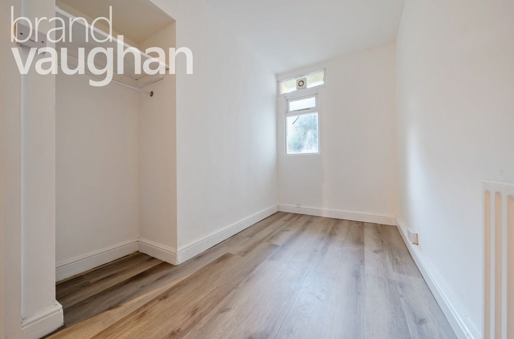 Property photo 3 of 8 c1914Dd5-c53B-4Ca...