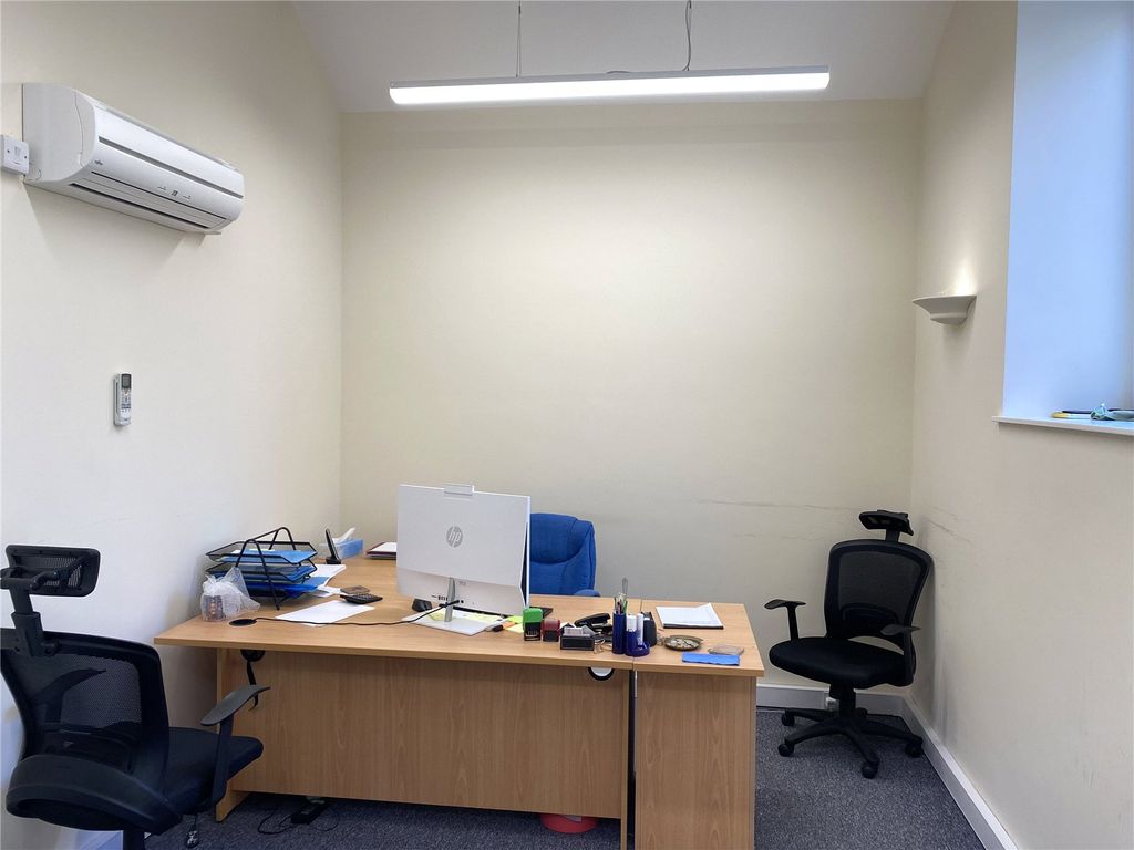 Property photo 3 of 4 Picture No. 02