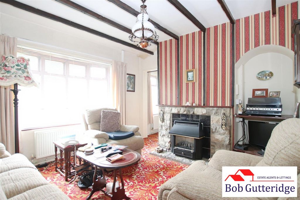 Property photo 2 of 13 Lounge