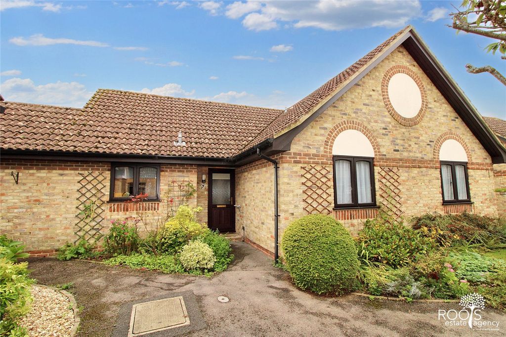 Property photo 1 of 11 Frontage