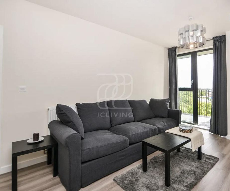 Property photo 1 of 10 581 North End Road, Wembley, Ha9