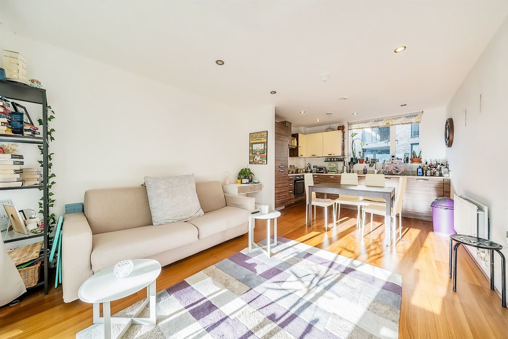 Property photo 3 of 10 Image