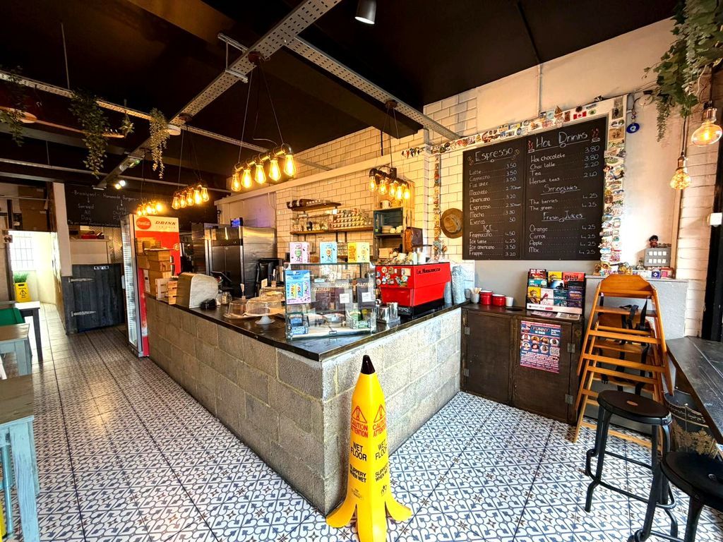 Property photo 3 of 10 Photo 3