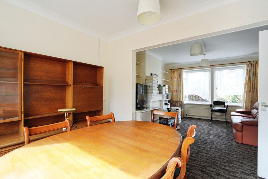 Property photo 2 of 17 Photo