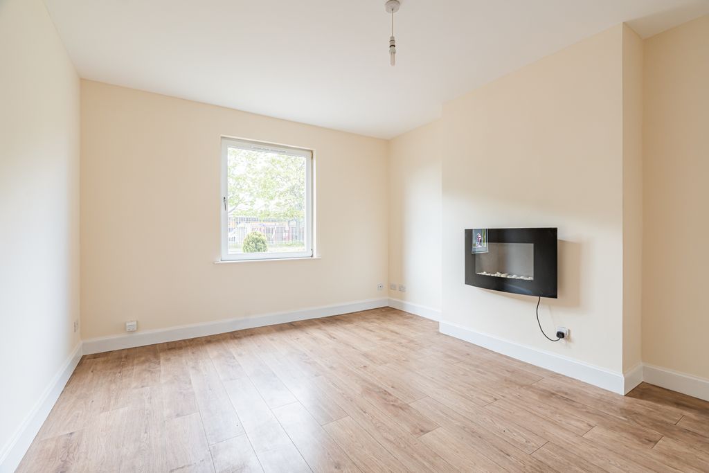 Additional image 4 of 2 bed flat for sale36/2 Parkhead Drive, Edinburgh EH11