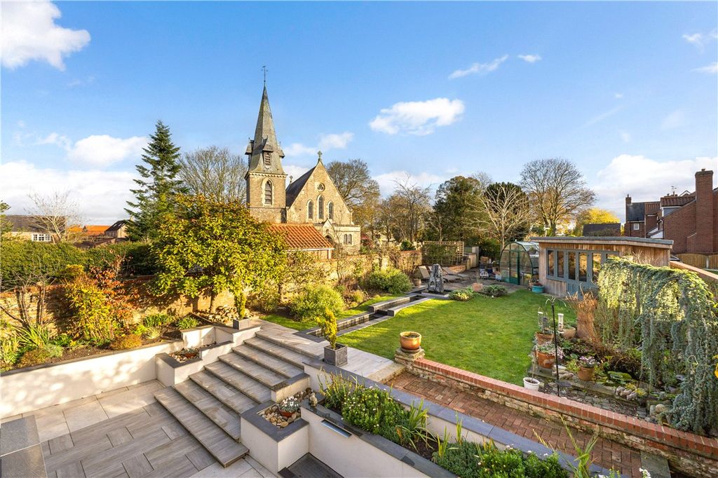 Property photo 3 of 29 Picture No. 09