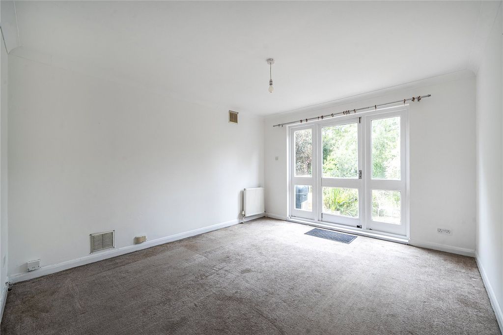 Property photo 2 of 12 Picture No. 13