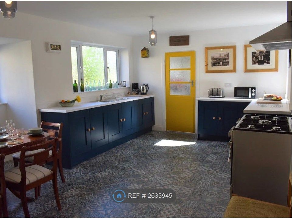 Property photo 2 of 6