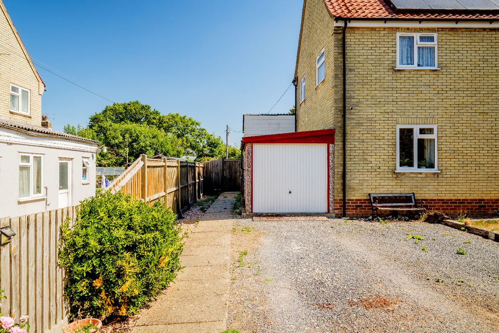 Property photo 3 of 24 4863217