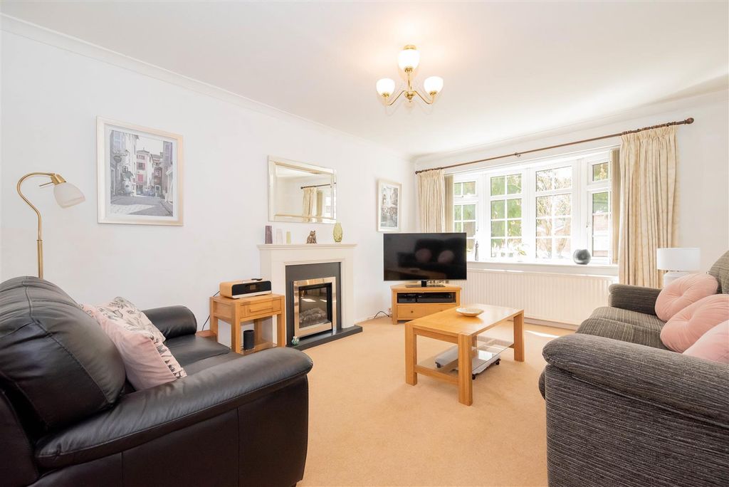 Property photo 2 of 22