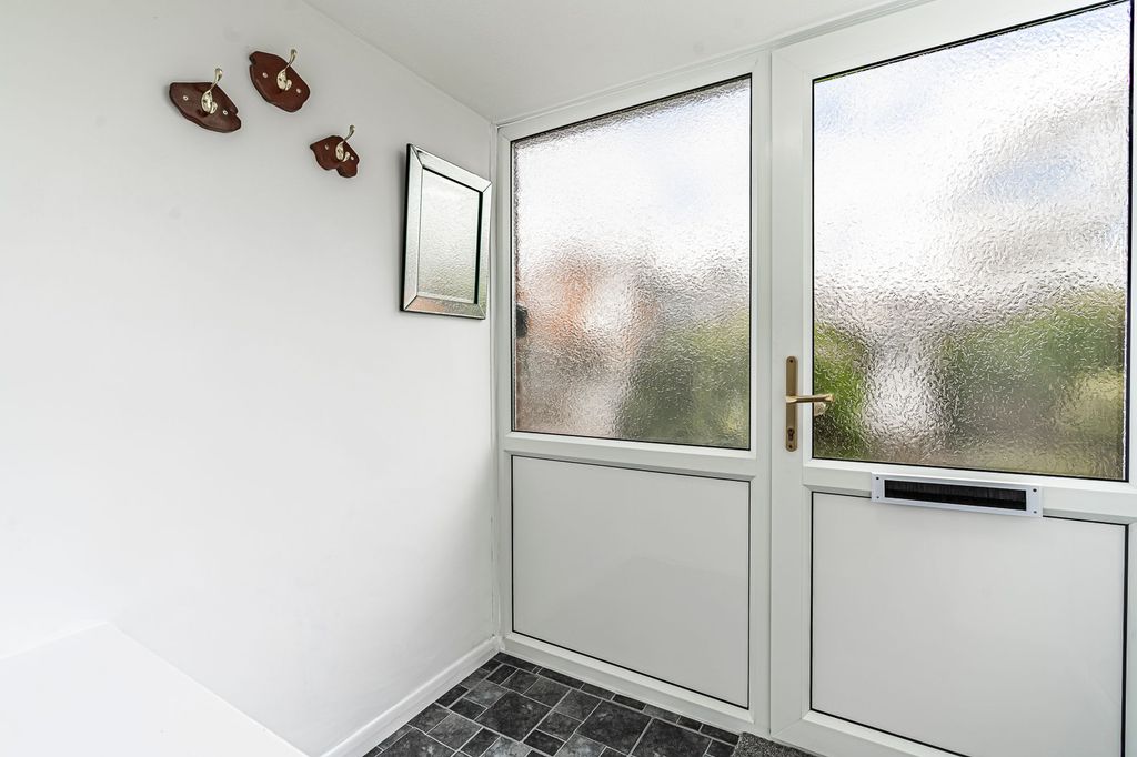 Property photo 3 of 27