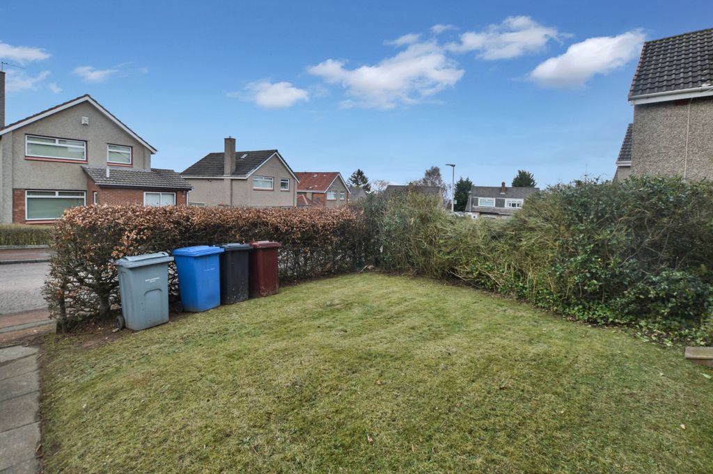 Property photo 3 of 15 Front Garden