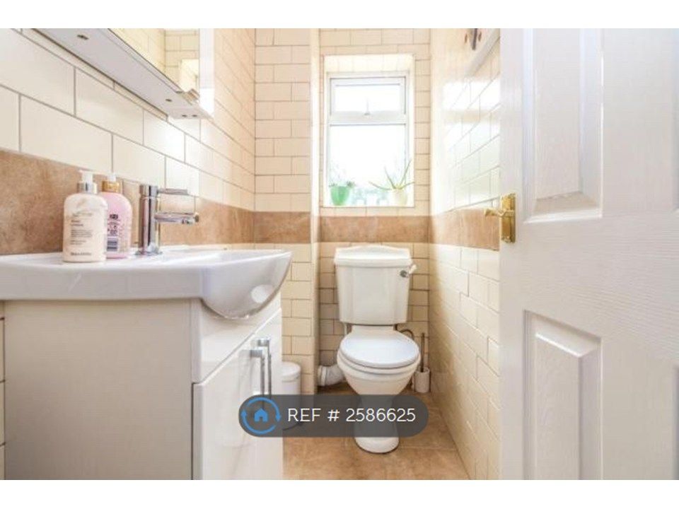 Property photo 3 of 4