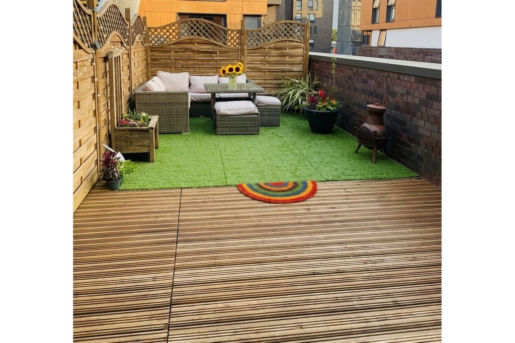 Property photo 3 of 17 Terrace