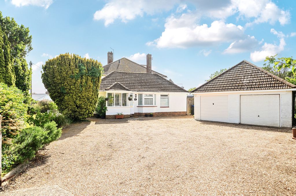 Property photo 1 of 17 1471601-16-6A2055...