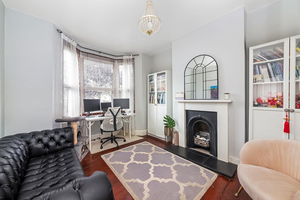 Property photo 2 of 10