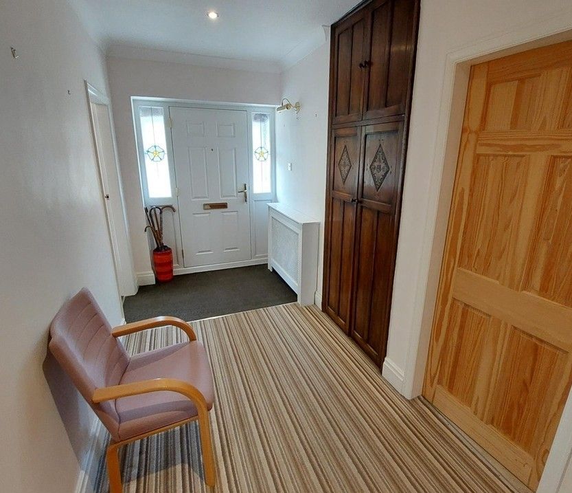 Property photo 2 of 14 Entrance Hall