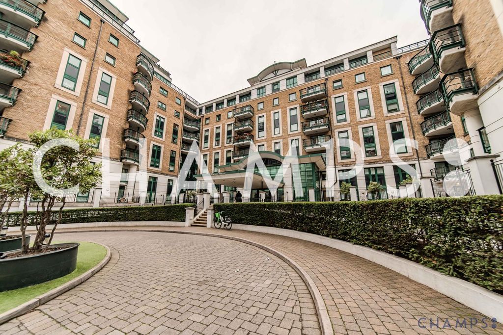 Property photo 1 of 10 3 Bed Flat To Rent Beckford Close, London W14