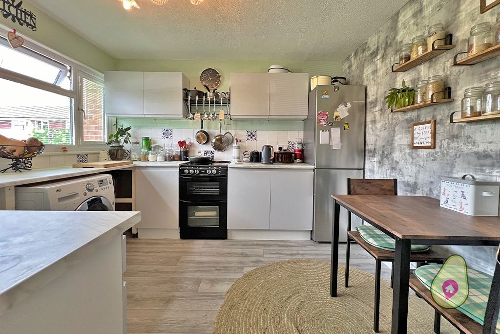 Property photo 3 of 8 2917658