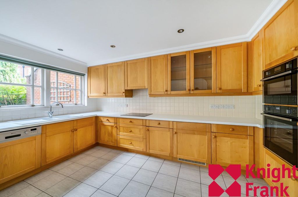 Property photo 2 of 19 Image