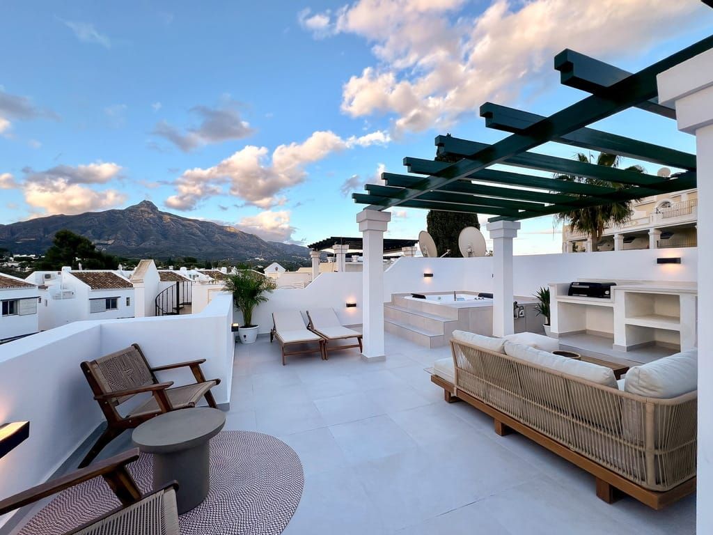 Property photo 1 of 26 Nueva Andalucia Apartment 1Esmara394 1
