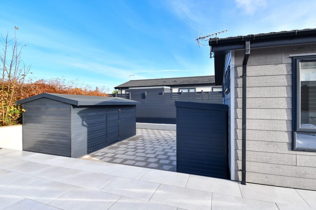 Property photo 3 of 11 09 Warren G34.Jpg