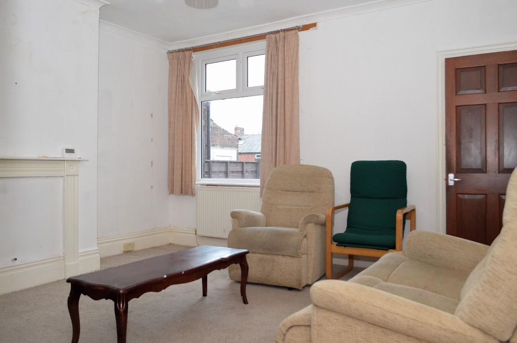 Property photo 3 of 10 Dining Room