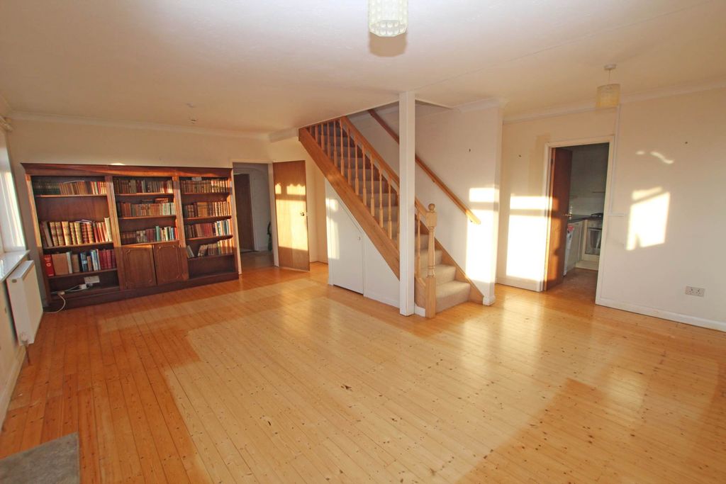 Property photo 3 of 18