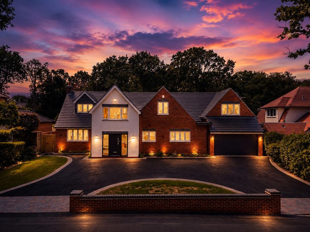 Property photo 1 of 35 9 Woodside Way_1.Jpg