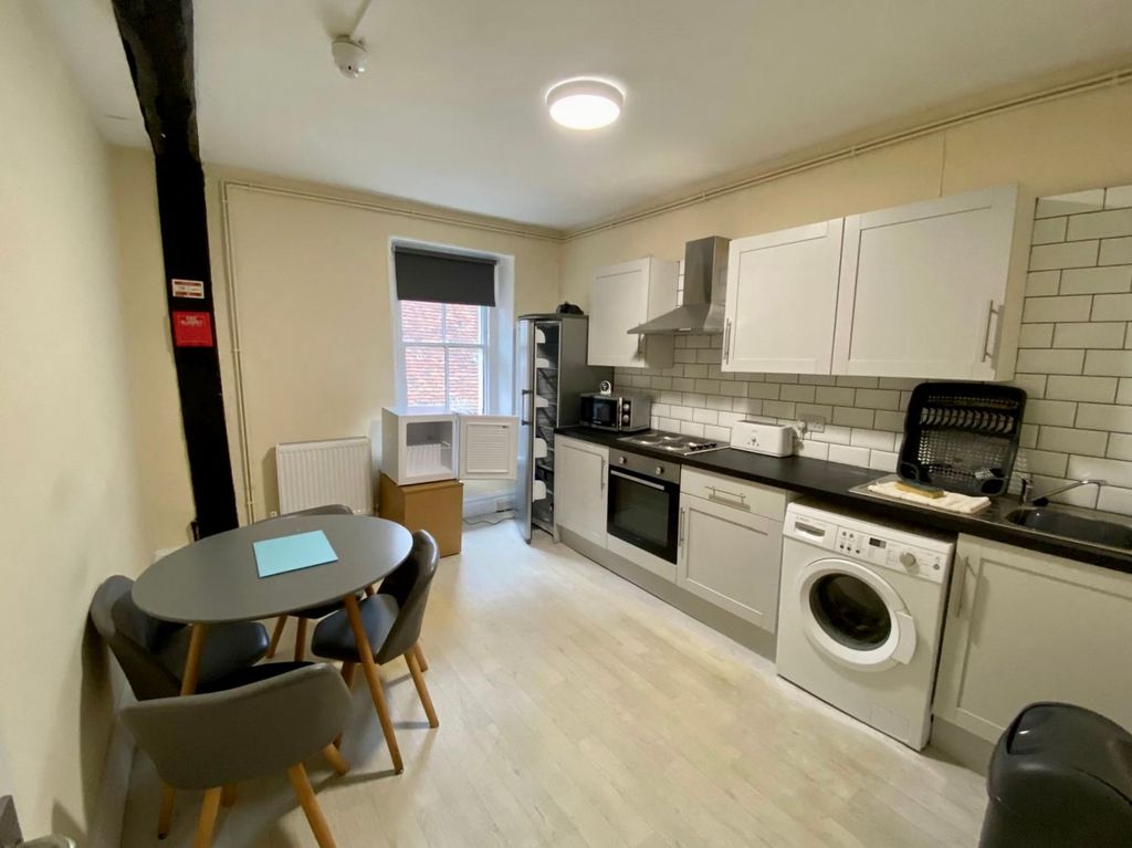 Property photo 1 of 3 Shared Kitchen