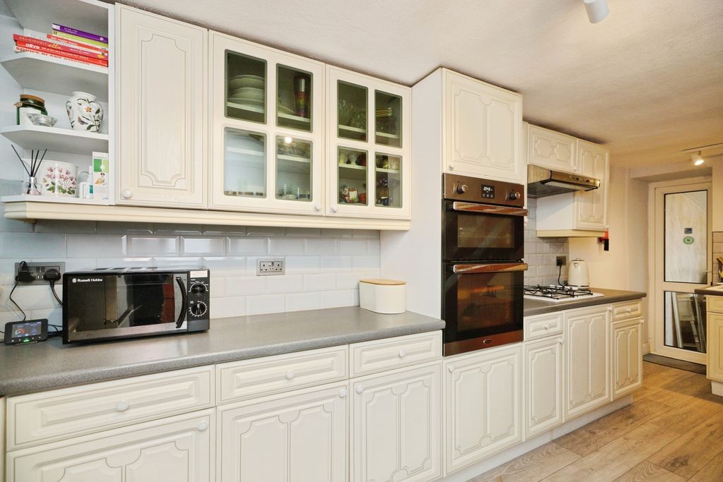 Property photo 3 of 20 Pbox-Img.Jpg