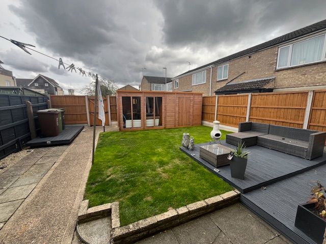 Property photo 3 of 8 Garden