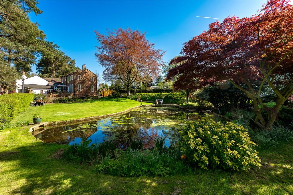 Property photo 2 of 22 Gardens