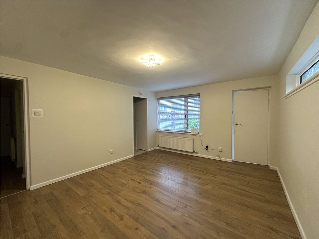Property photo 2 of 8 Picture No. 08