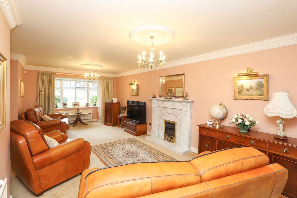 Property photo 3 of 34