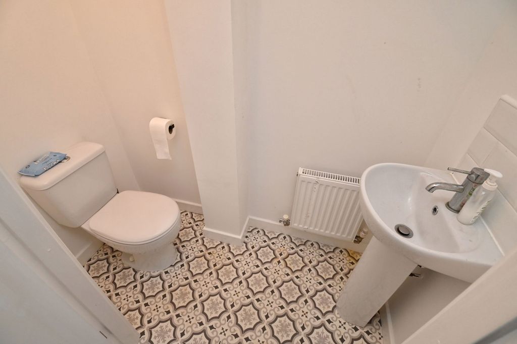 Property photo 3 of 21