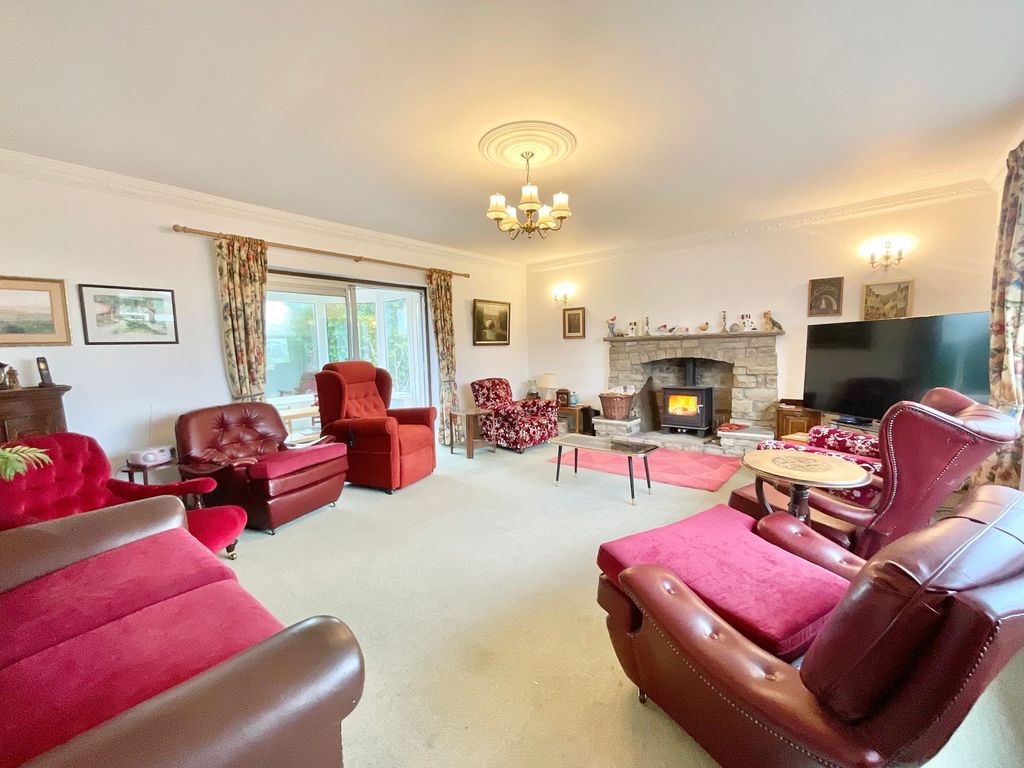 Property photo 2 of 27