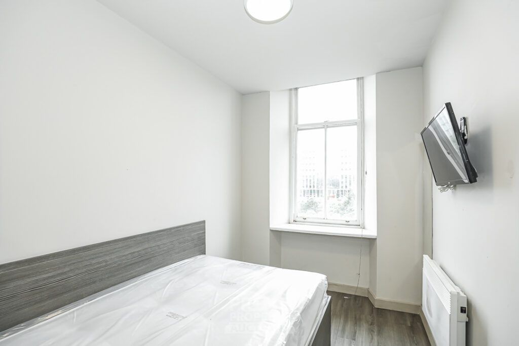 Property photo 2 of 34