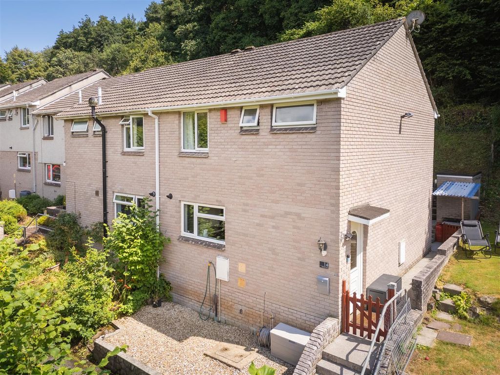 Property photo 1 of 20 Hewitt Close 31.Jpg