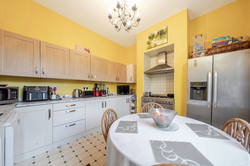 Property photo 2 of 27 Kitchen