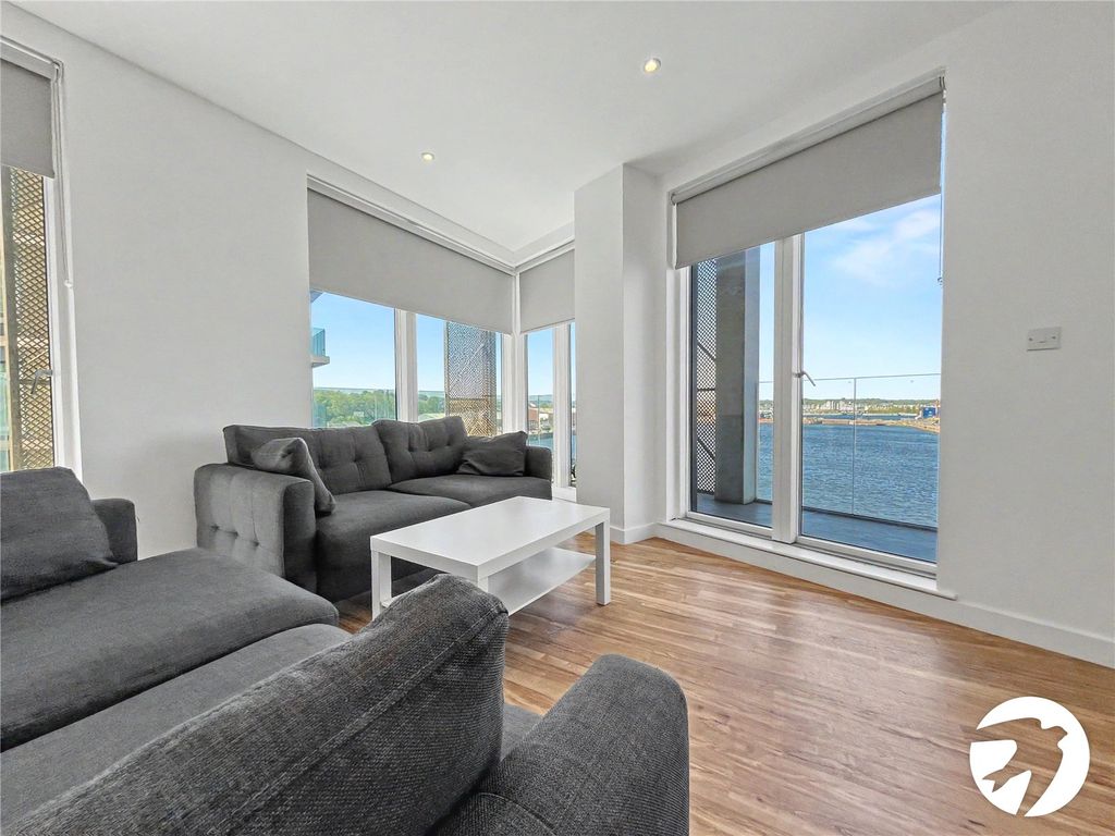 Property photo 2 of 21 Picture No. 17