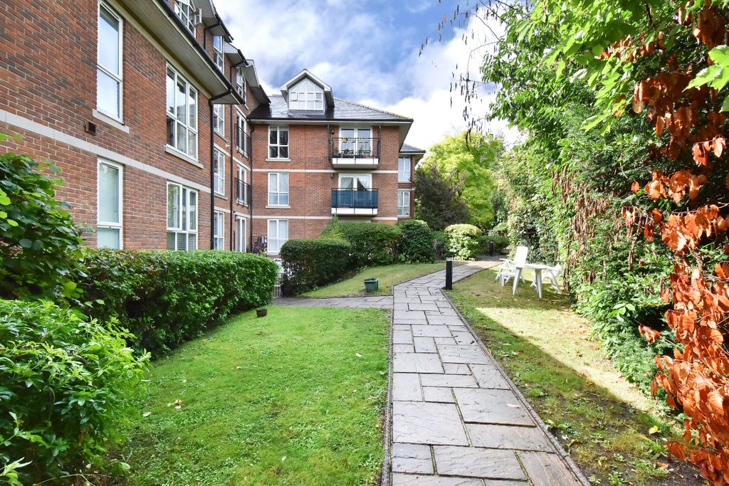 Property photo 2 of 17
