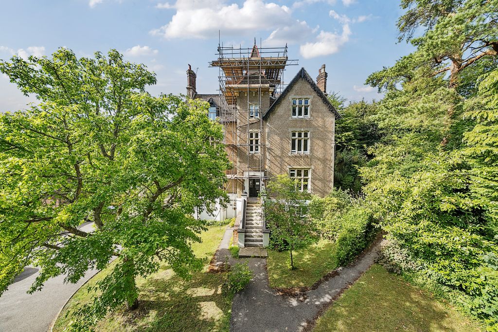 Property photo 2 of 12