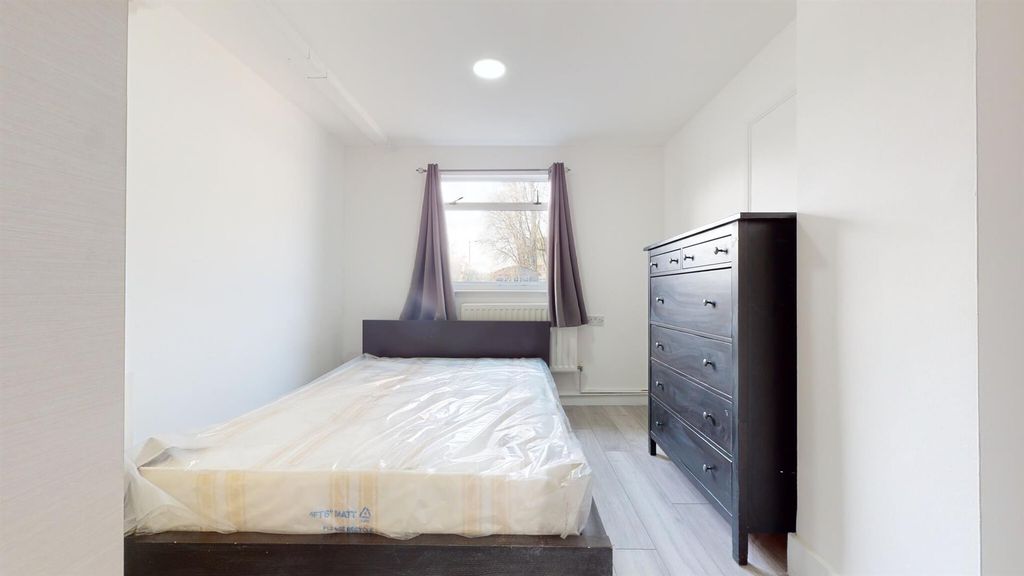 Property photo 3 of 7 63E11A8E447628652Ab60B70_8d44E162Cac97Fe363Ac21009