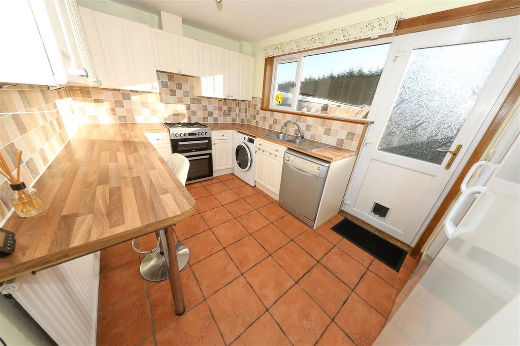 Property photo 2 of 18 B