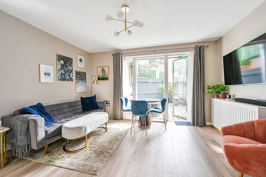 Property photo 2 of 10