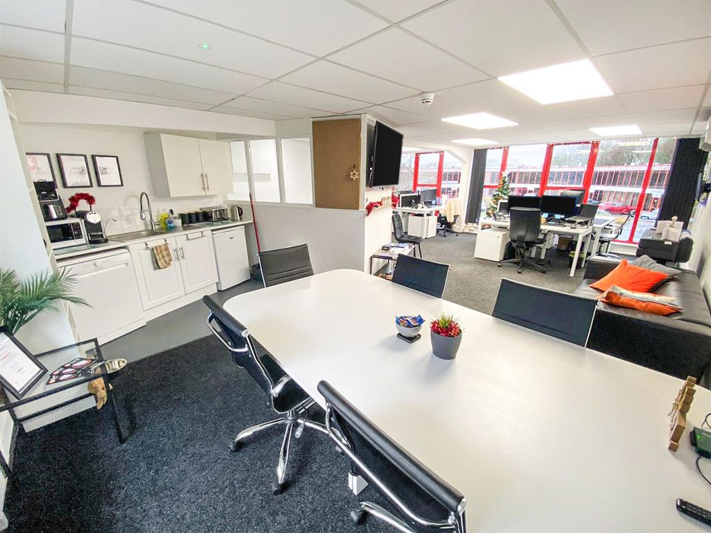 Property photo 2 of 9 0638Fbda-328B-42F6-B681-d8836A87d40B.Jpg