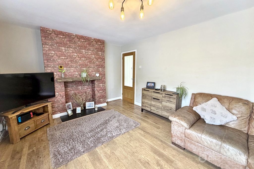Property photo 3 of 17 5161894