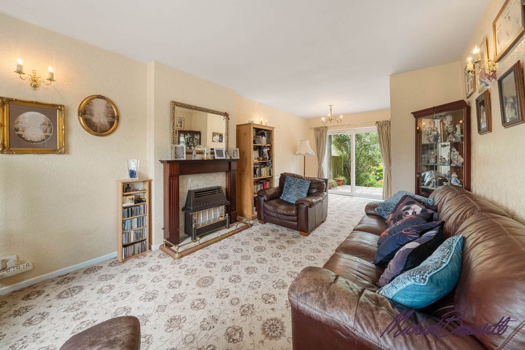 Property photo 3 of 33